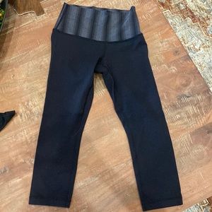 Lululemon high waisted cropped legging. Size small